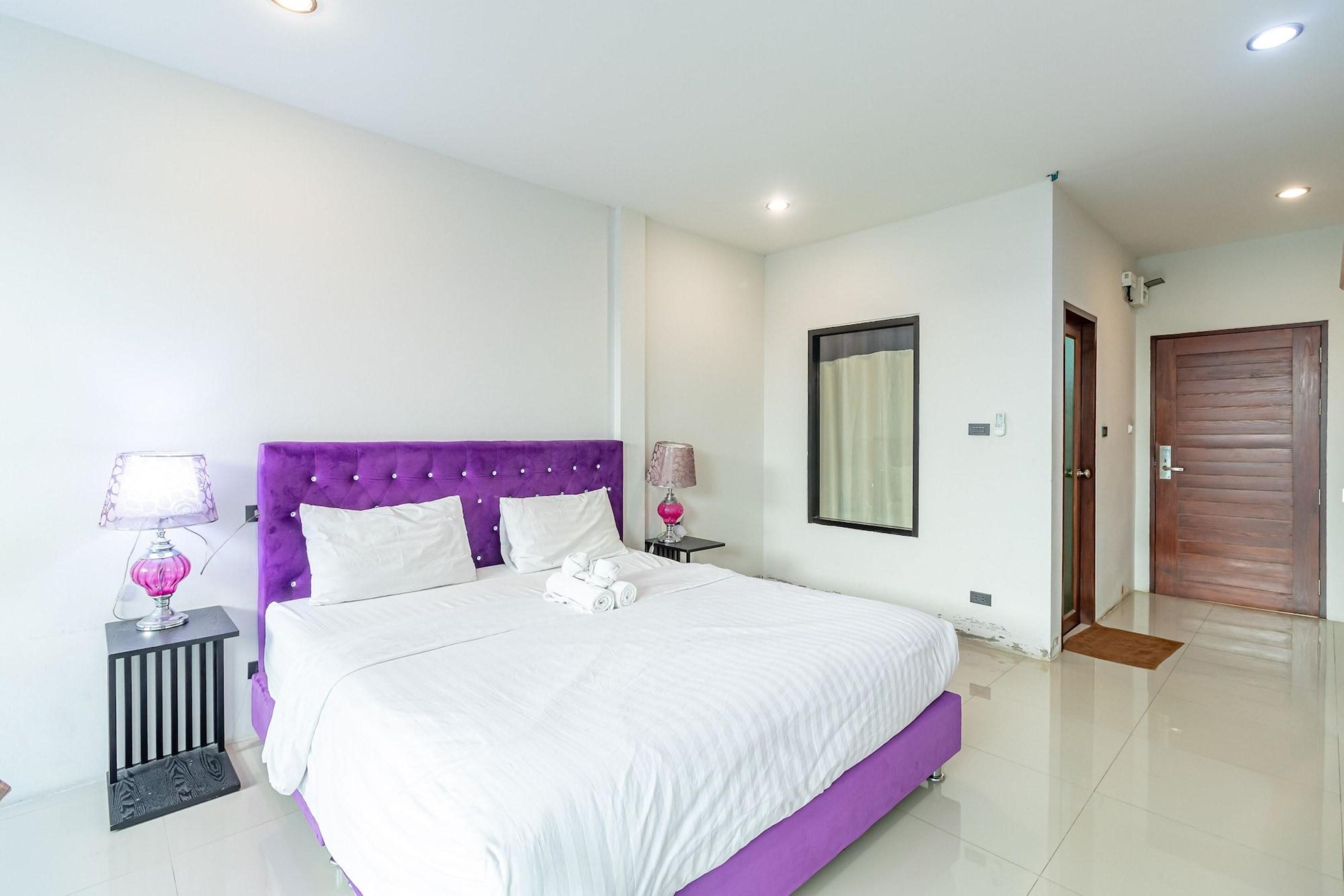 The Pool Resort Bangkok Exterior photo
